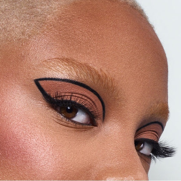 r.e.m. beauty Midnight Black At The Borderline Kohl Eyeliner Pencil- bold black - Picture 1 of 7